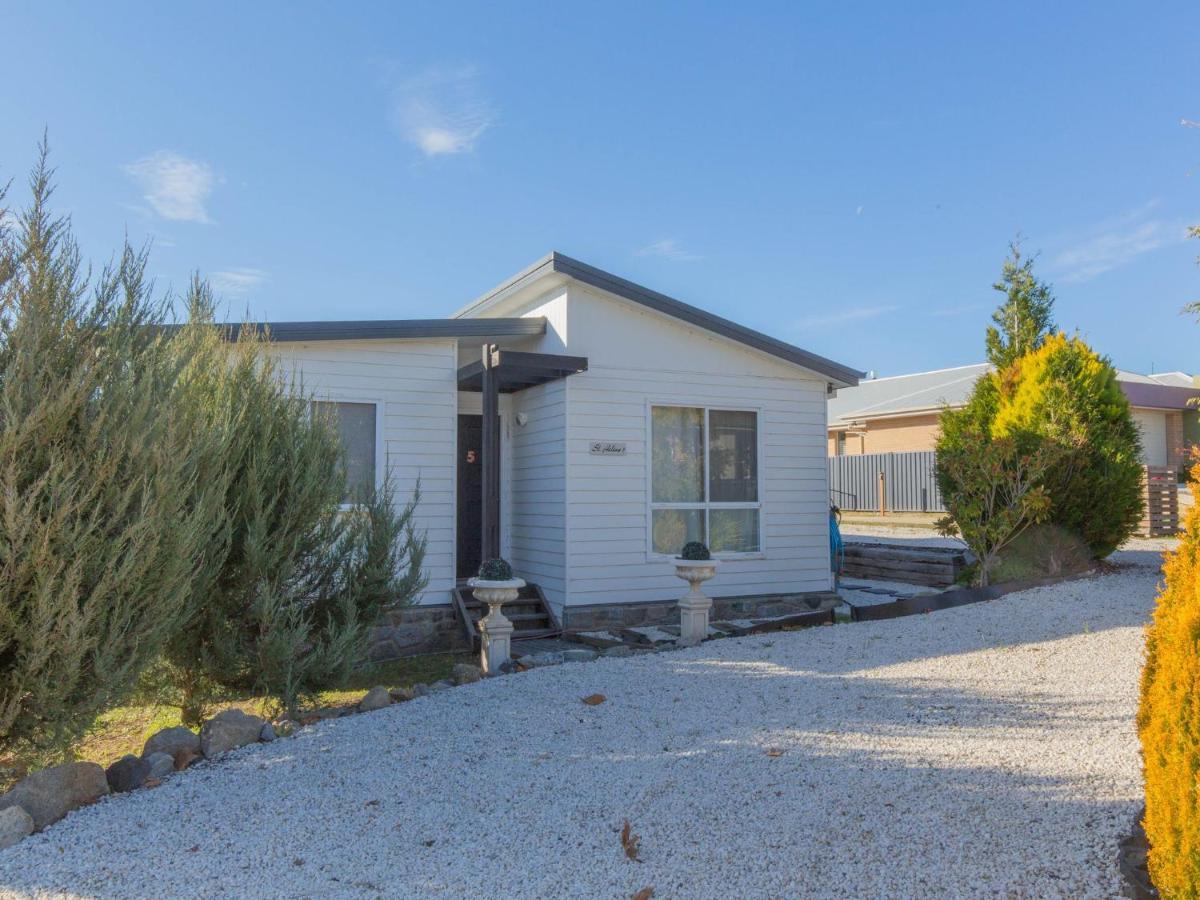 St Helenas 5 Twynam Street Villa Jindabyne Exterior photo